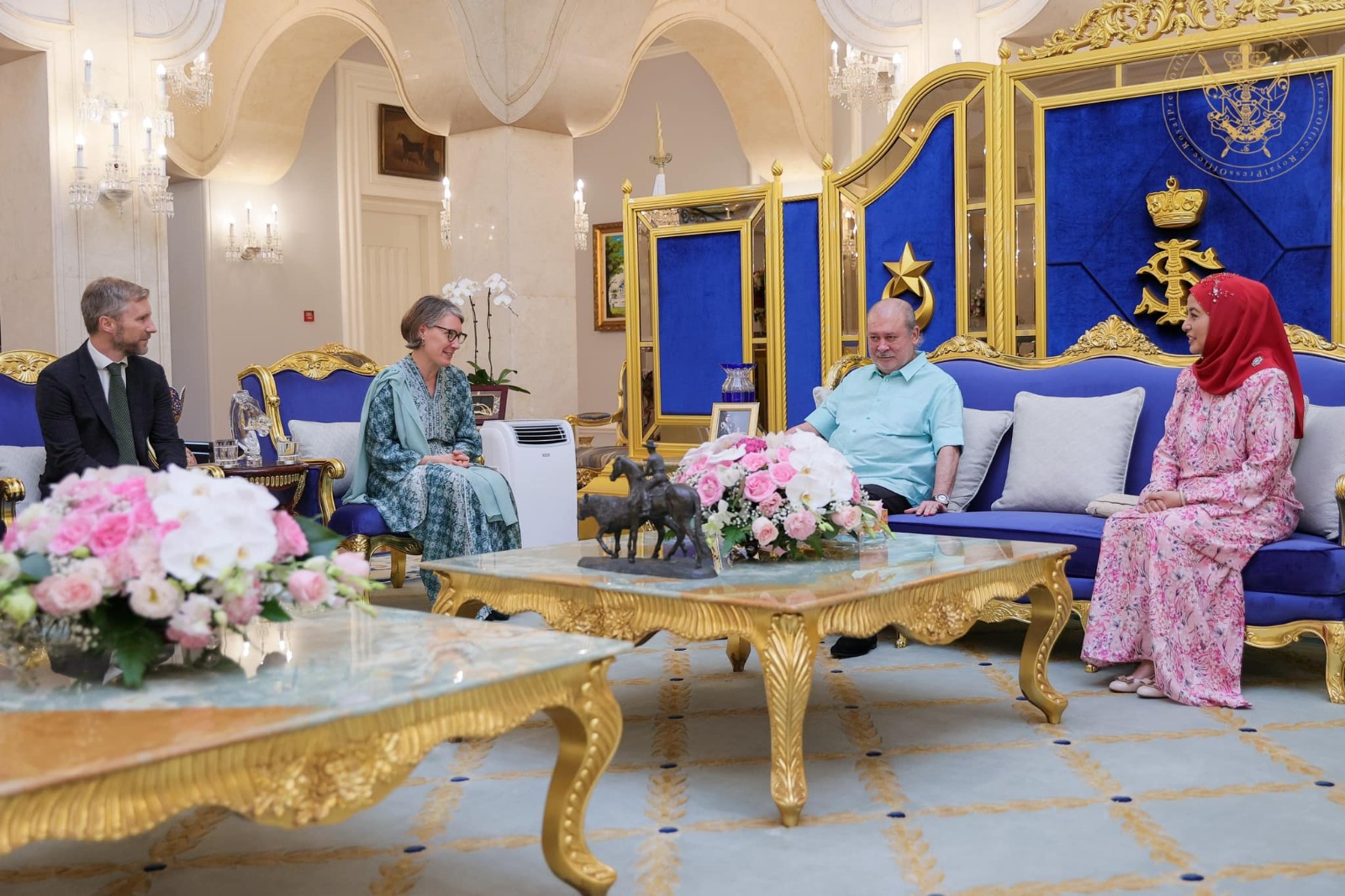 新英驻马最高专员艾尔莎特里 谨见柔佛苏丹伉俪